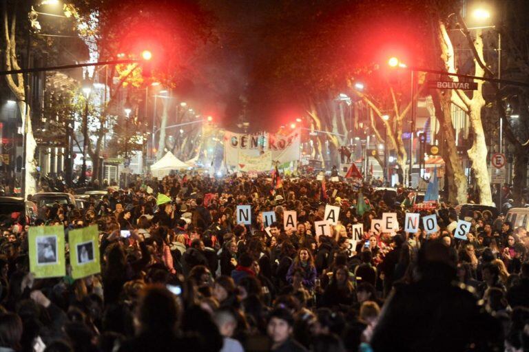 Una multitud en las calles cordobesas con el mismo reclamo: Ni una menos.