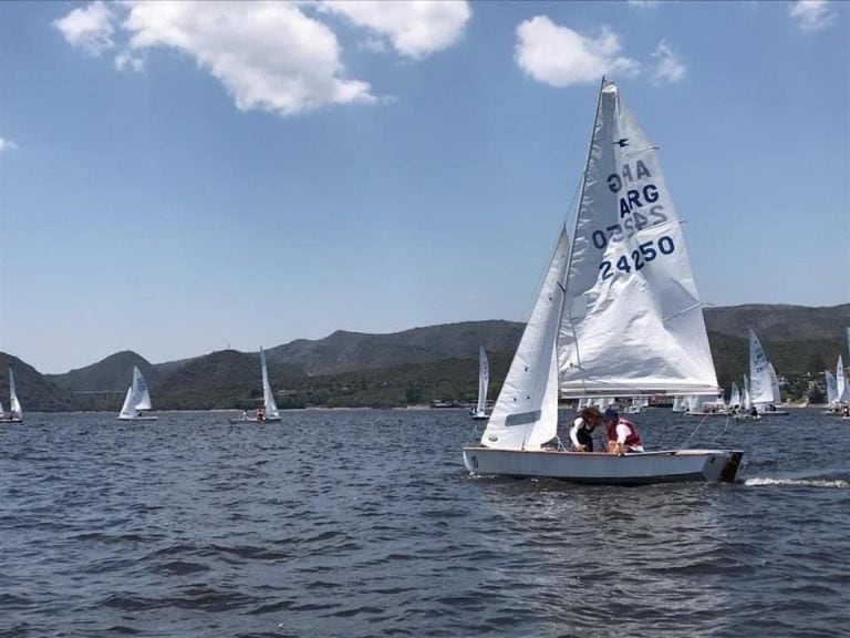 Una de las últimas fechas del Gran Prix de Snipe en Carlos Paz.