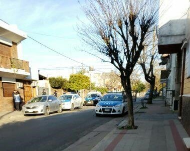 Policía frente al domicilio del concejal
Crédito: PER