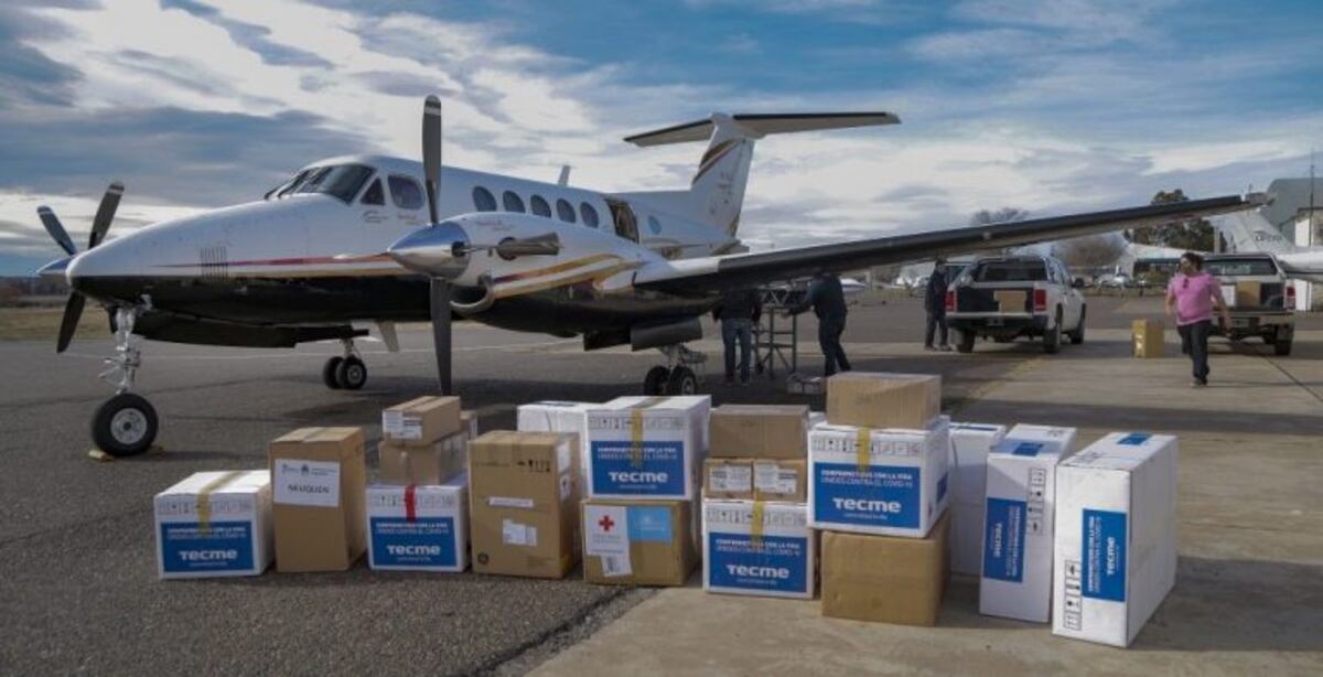 Neuquén recibió diez respiradores y más de 70 mil insumos enviados por Nación