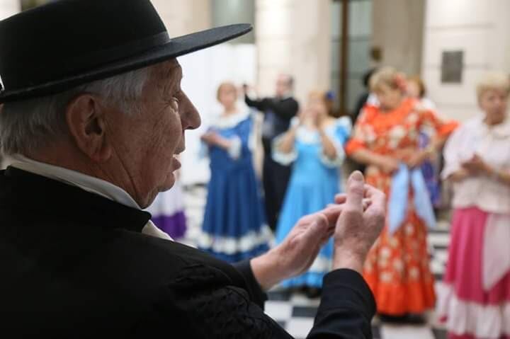 Afiliados de Pami realizarán un cuadro de danzas folclóricas en la Legislatura.