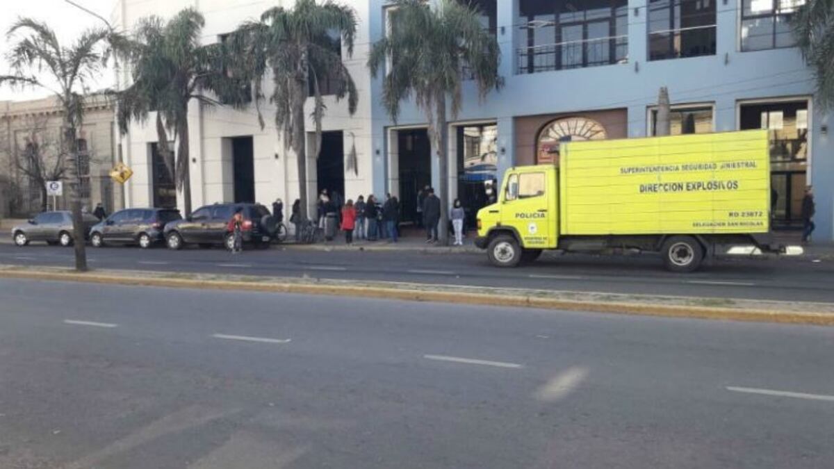 Amenaza de bomba obligó a evacuar el Hospital San Felipe y una escuela aledaña