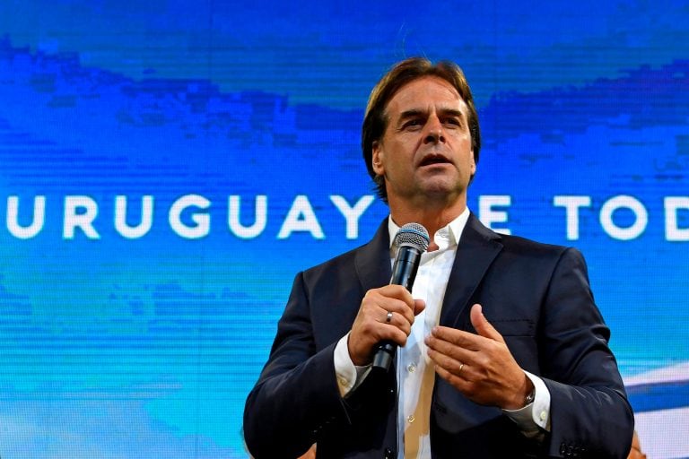 La jura del nuevo presidente de Uruguay Luis Lacalle Pou será el 1º de marzo en Montevideo. (Foto: PABLO PORCIUNCULA / AFP)