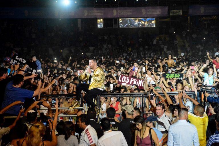 Damián Córdoba y su gente, en el cierre de Jesús María 2019.