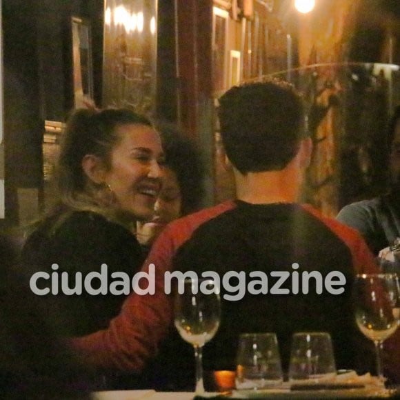 Jimena Barón y Rodrigo Romero, su novio, disfrutaron de una noche romántica en Palermo Hollywood.