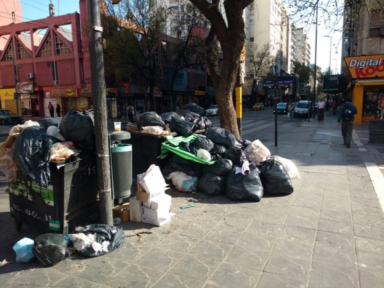 Basura acumulada en Córdoba en el paro del martes 25 de setiembre.