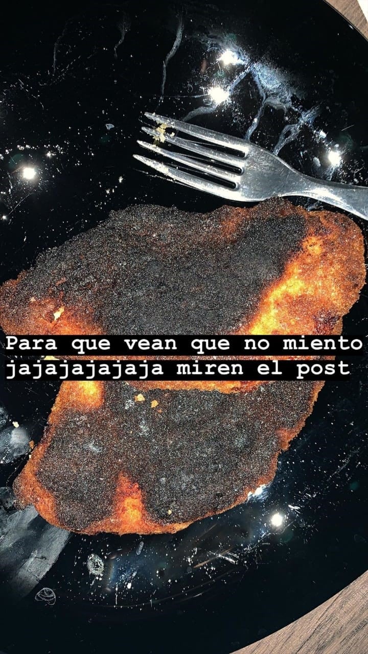 A Sol Pérez se le quemó la milanesa por sacarse una selfie (Foto: Instagram/lasobrideperez)