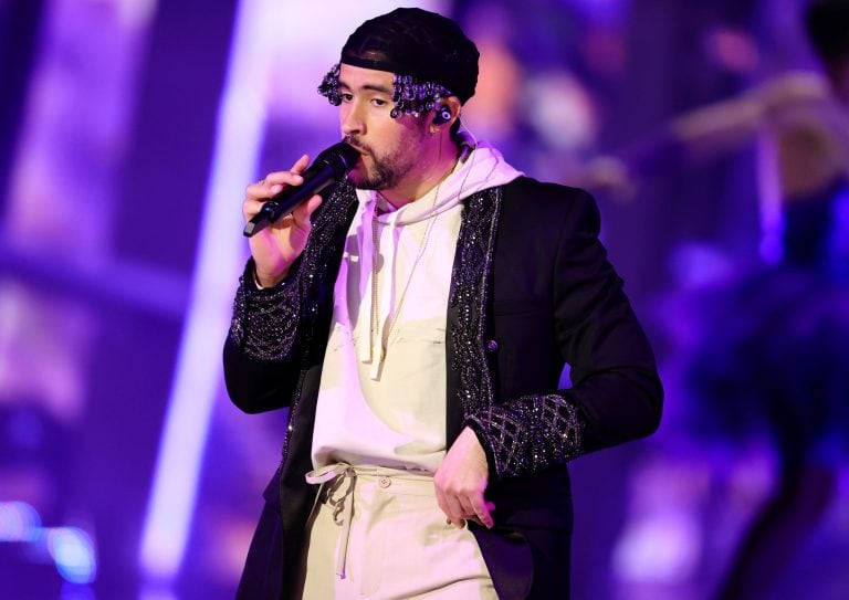 Bad Bunny brindó uno de los shows. (Foto:Christopher Polk/NBC/REUTERS)