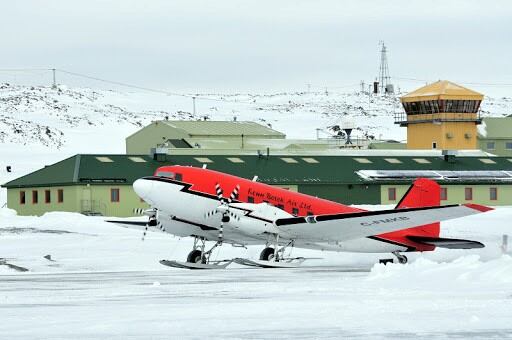 Base Rothera, recibiendo avión de Estados Unidos