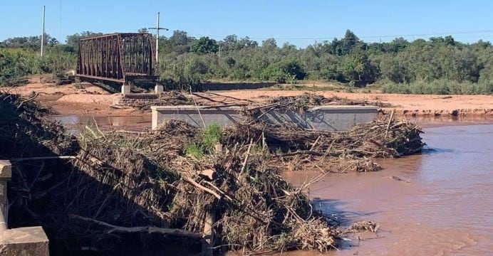 Colapso del puente ferroviario en el río Colorado (Rieles Multimedio)