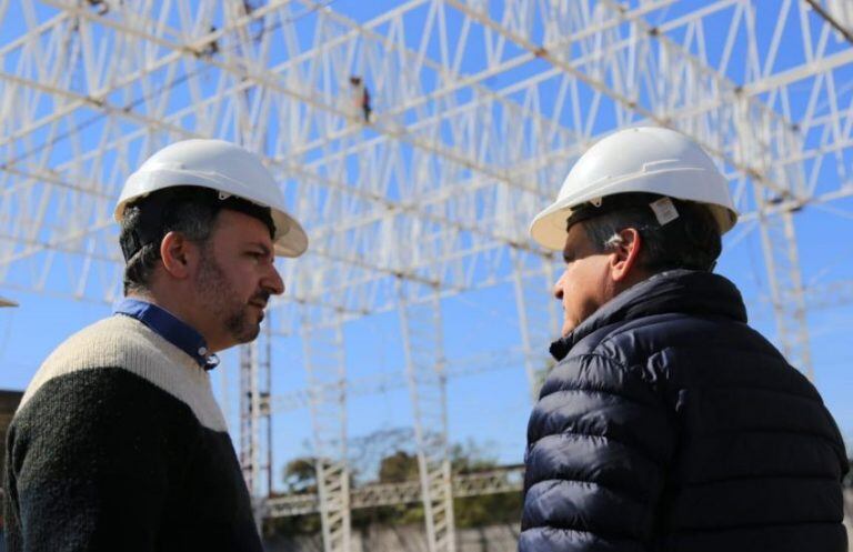 Peppo recorrió la obra del microestadio de Chaco For Ever que finalizará en septiembre. (Web).