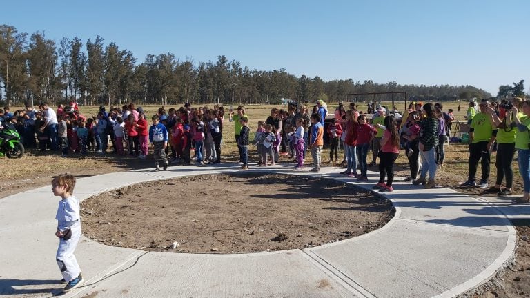 Entrega dia del niño Infancia Segura Corazones Solidarios Via Arroyito