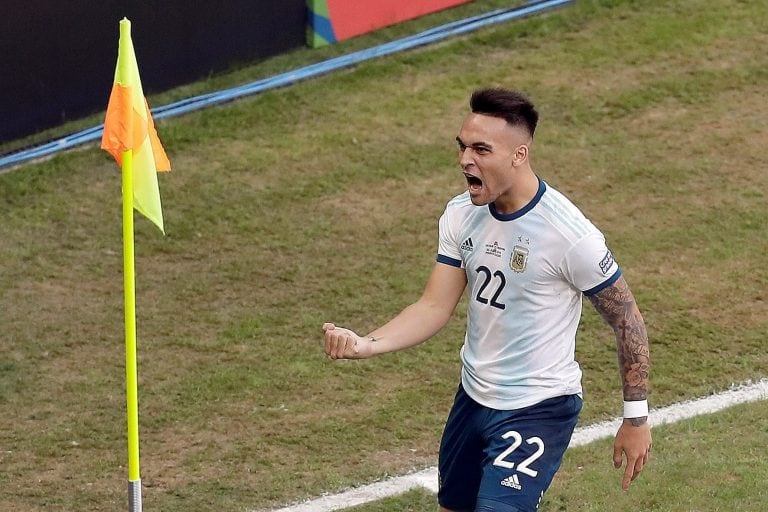 Lautaro Martínez celebra el gol ante Catar (EFE)