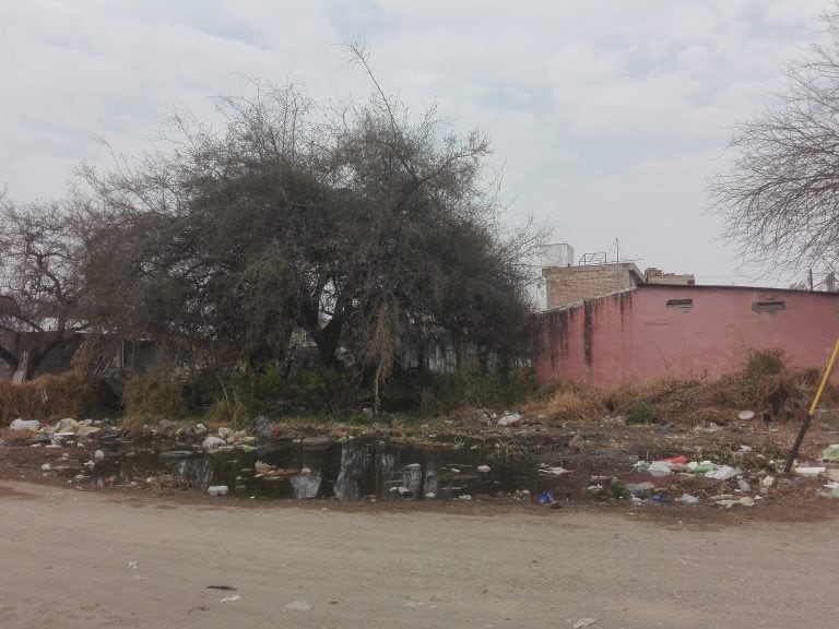 La Calera: laguna formada por la acumulación de aguas servidas