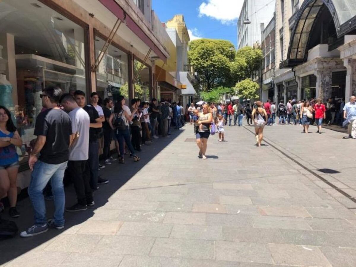 Para los mercantiles las liquidaciones de verano se adelantaron aún más este año por la caída en las ventas