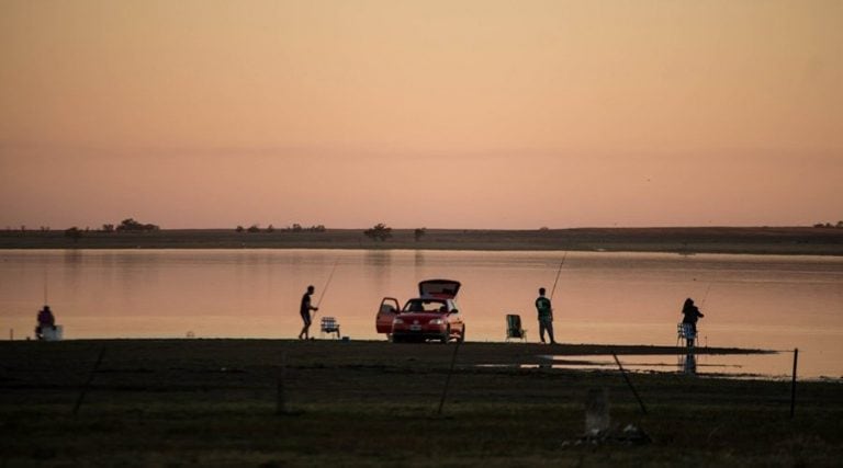 La laguna se convirtió en un paraíso para los pescadores (Facebook)