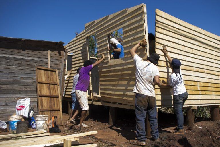 La ONG ya lleva construidas 217 viviendas en Oberá.