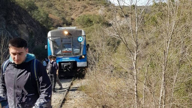 El tren descarrilado (Twitter).