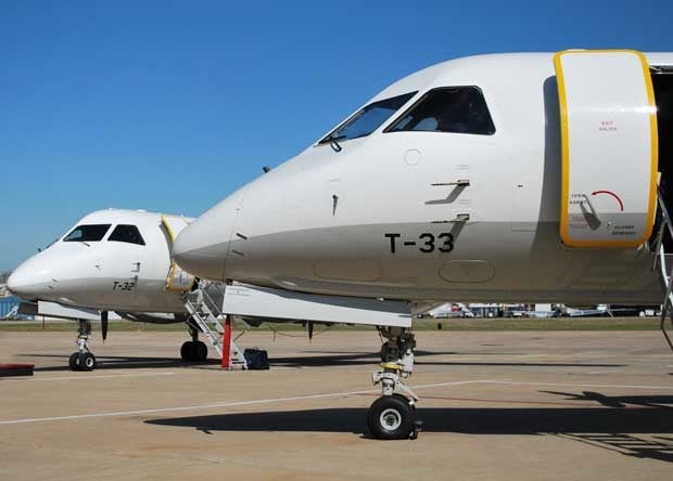 LADE será la responsable de unir, cono sus aviones, los puntos turísticos marcados. Esta línea nacional de Fuerza Aérea Argentina trabaja uniendo los destinos patagónicos desde 1944.