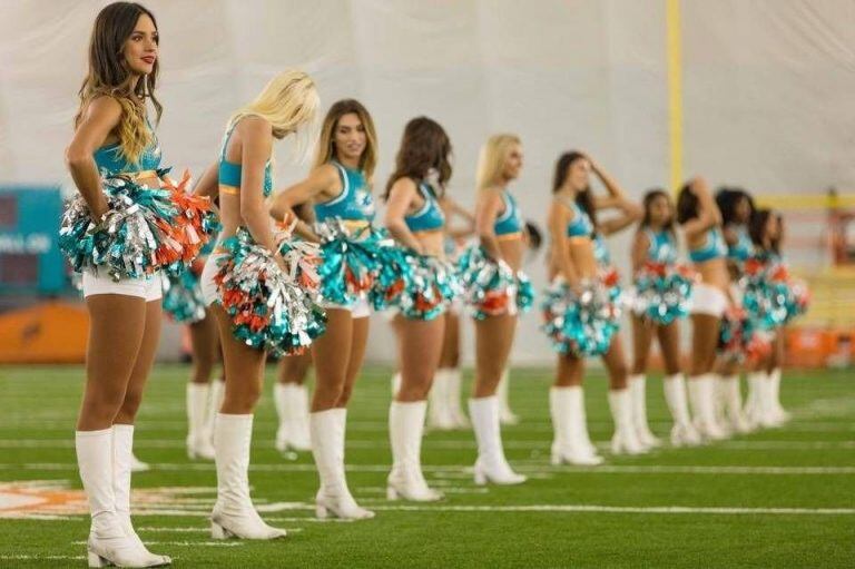 Lo que quiso hacer el equipo de los Miami Dolphins Cheerleader fue juntar personas de América Latina (web).