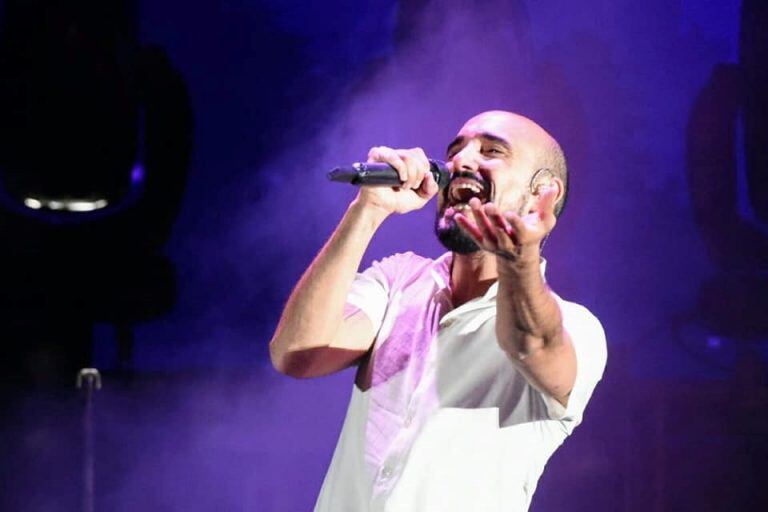 Abel Pintos, el primer artista en subir al Escenario San Juan de la Fiesta del Sol.