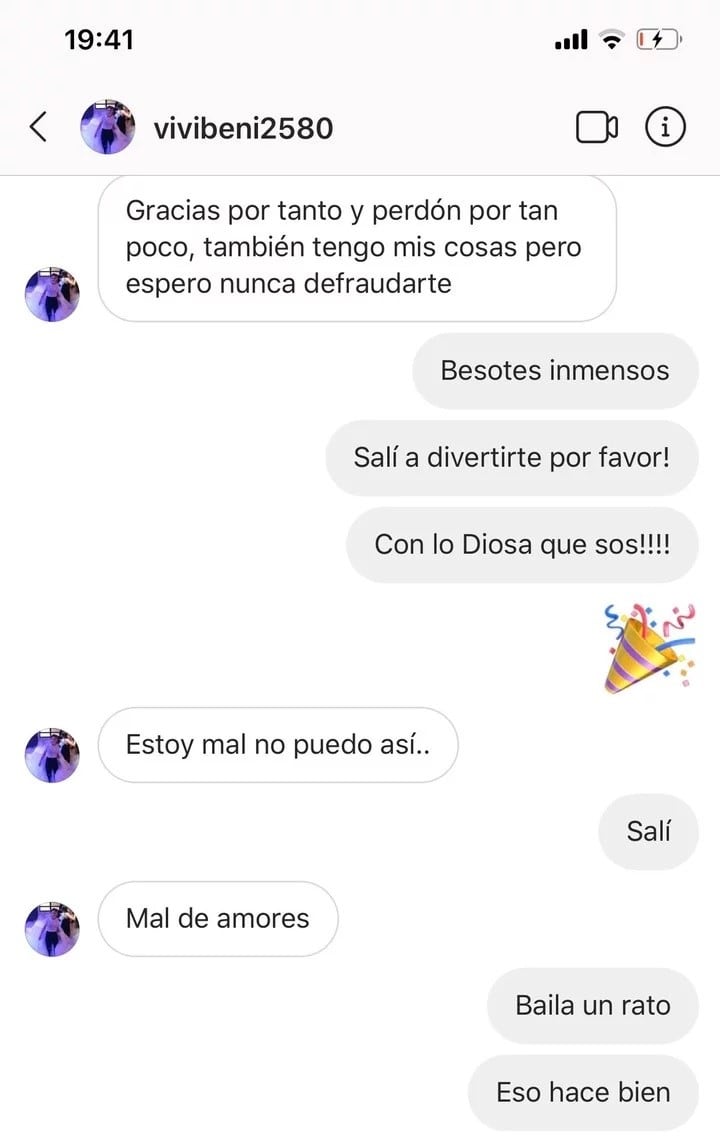 Los chats que publicó Pampita entre ella y Viviana Benítez (Twitter)