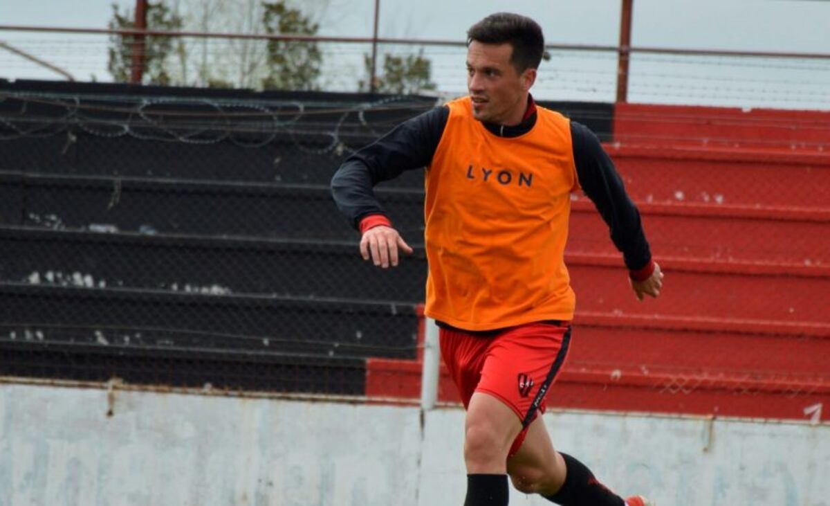 El uruguayo Abero no jugará en Belgrano y Caruso buscará otra lateral