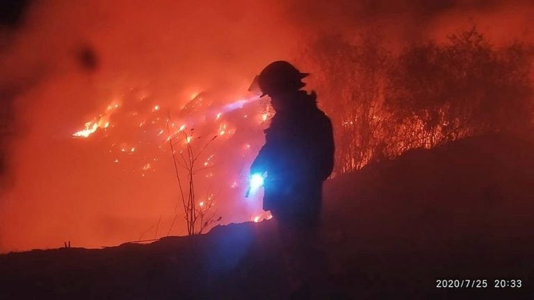 Incendio de magnitud en el basural de Arroyito