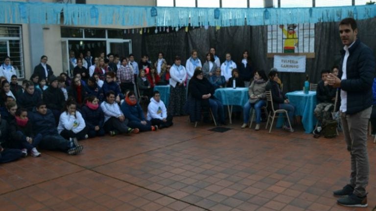 Passaglia en el acto inaugural con los alumnos.