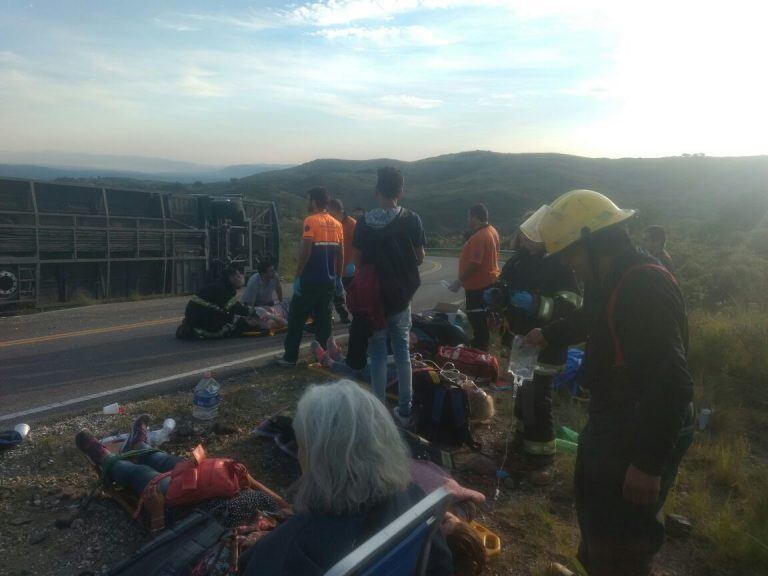 Grave accidente en Altas Cumbres con siete heridos graves, al menos.