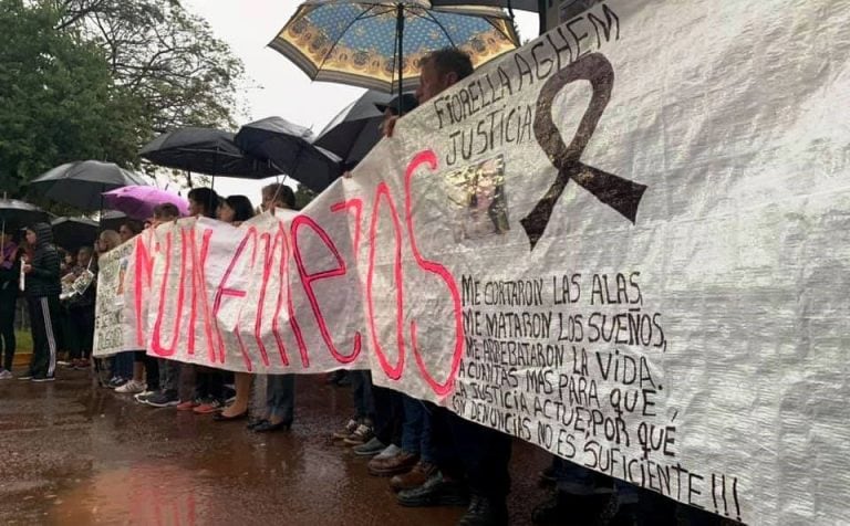 San Vicente marchó pidiendo justicia por Fiorella y la aparición de Candela Correa, desaparecida hace más de un año. (MisionesOnline)