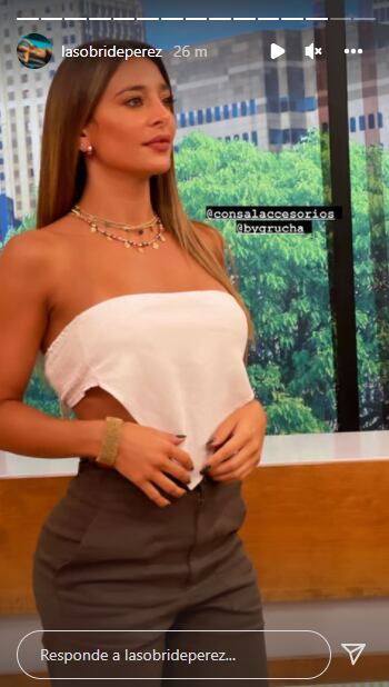 Sol Pérez lució un pañuelo al estilo crop top y se robó todas las miradas.