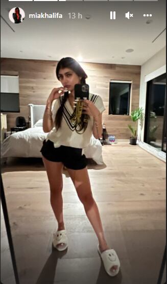 Mia Khalifa y una selfie frente al espejo que terminó con las especulaciones de su muerte.