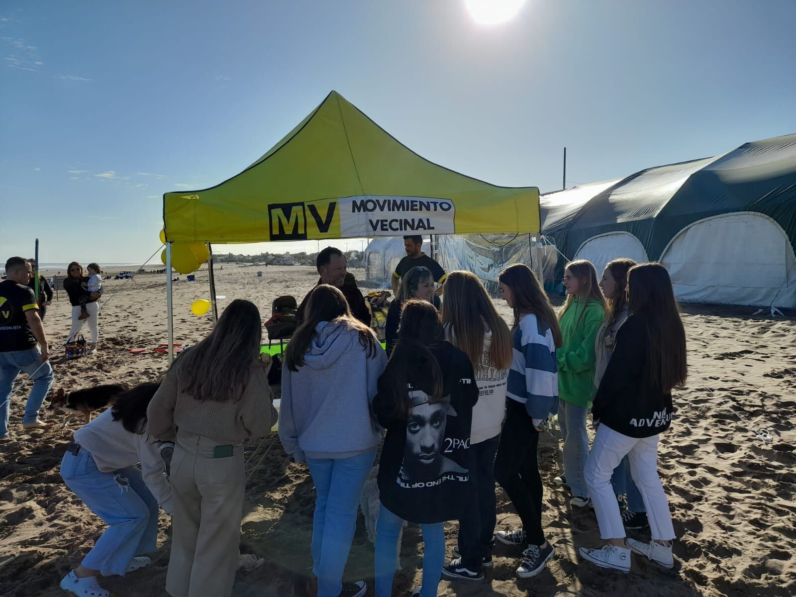 Primavera en Claromecó:  Candidatos del Movimiento Vecinal acompañaron a los jóvenes