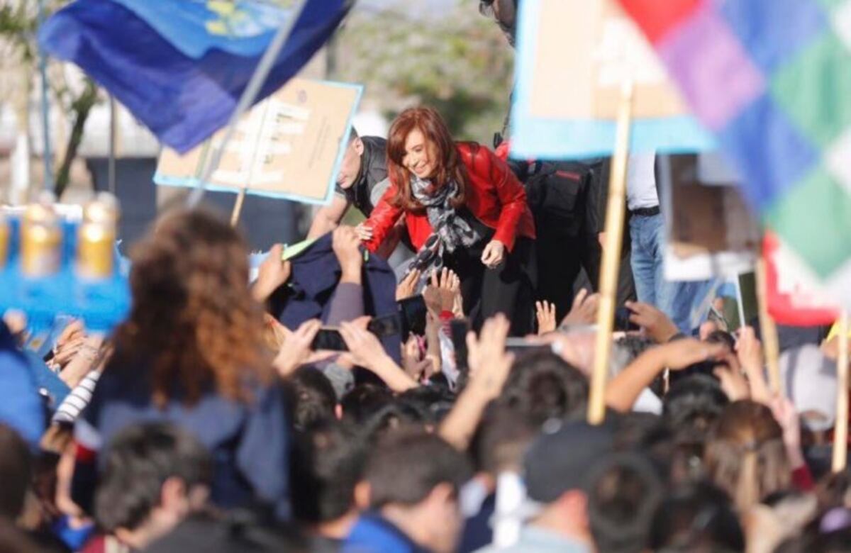 Cristina Kirchner: "La precarización laboral es la mejor aliada del ...