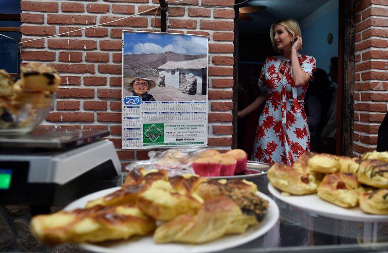 Una gran variedad de productos de panadería artesanal esperaba a la visitante en el emprendimiento palpaleño. (AP Photo/Gustavo Garello)