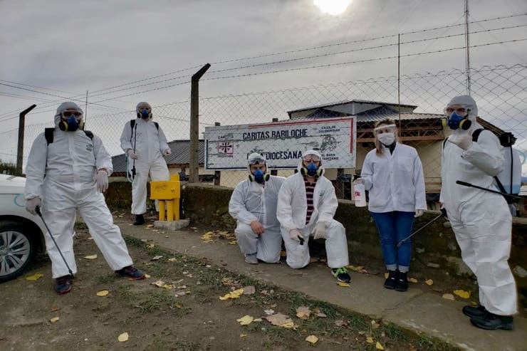 Agentes sanitarios Bariloche (La Nación).