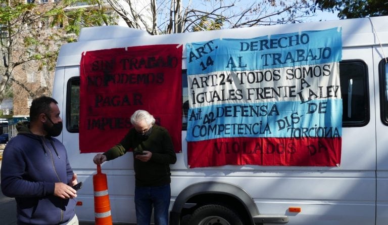 Protesta frente a la Quinta presidencial de Olivos (Foto: Clarín)