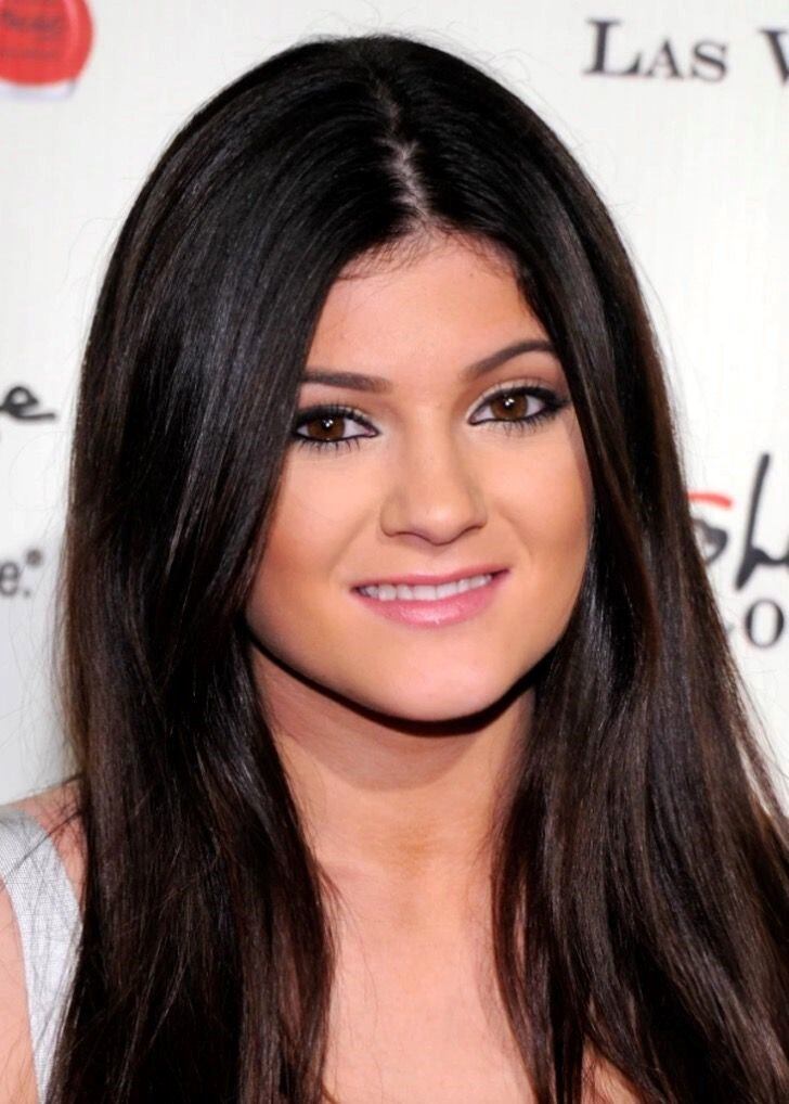 Así se veía Kylie Jenner en las primeras temporadas de Keeping with the Kardashians. (Foto: web)