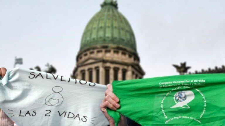 Las dos posturas que se debatirán.