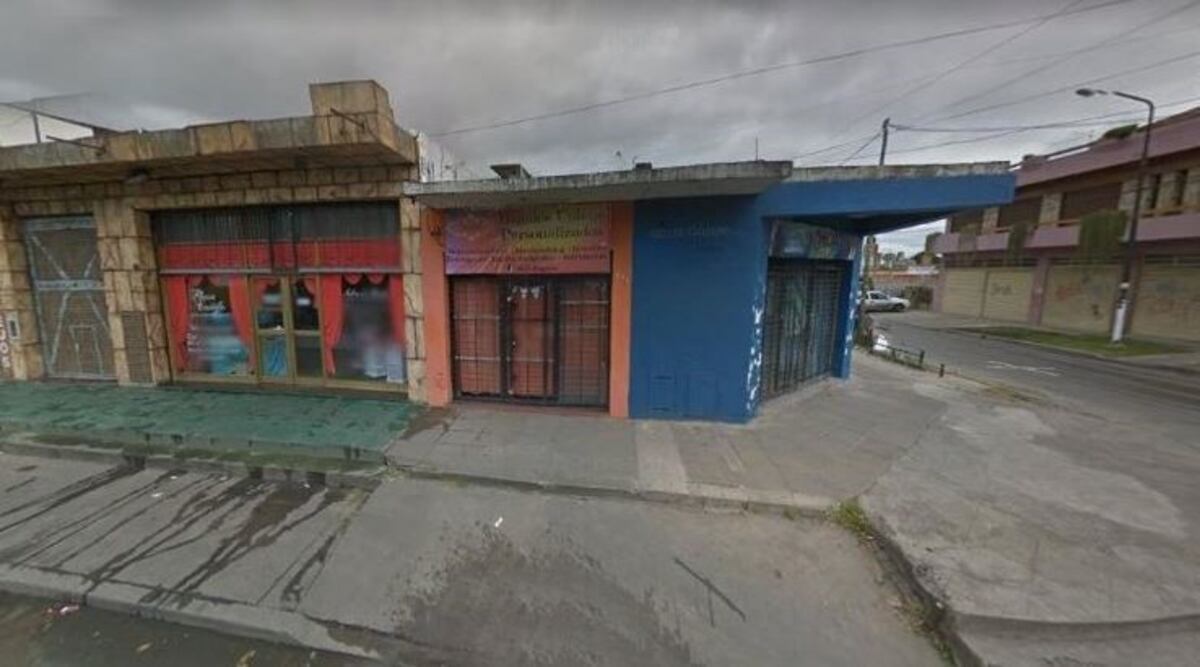 Hallan degollada a una mujer en un comercio de Villa Tesei
