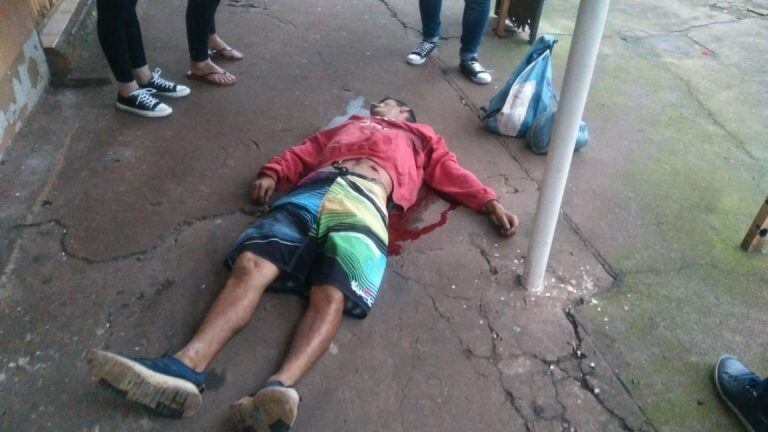 Desangrado, así falleció Soza en plena calle. Era un indigente que vivía en la calle a pocos metros del ataque. (Misiones Online)