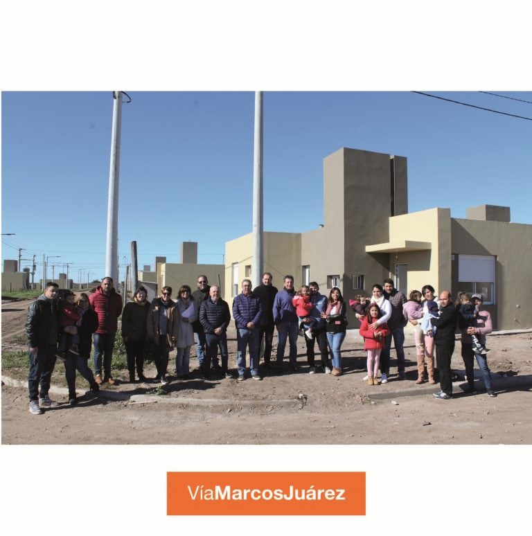 Familias entrega de Viviendas