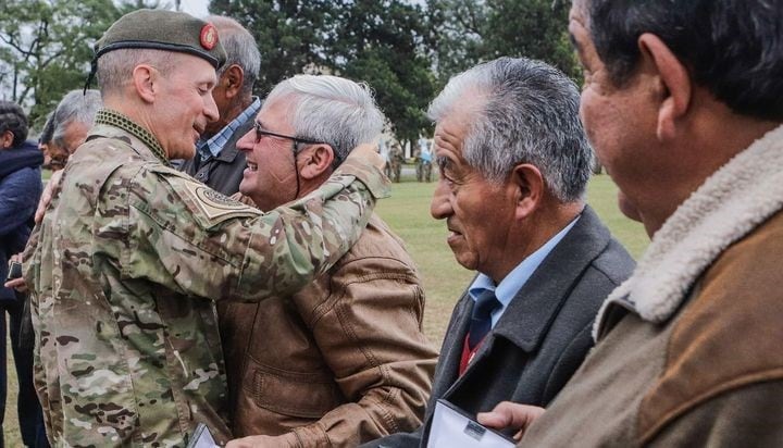 Homenaje a soldados que combatieron en Manchalá.