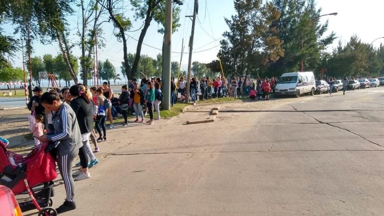 Entrega de la "Tarjeta Alimentar" en Carlos Paz