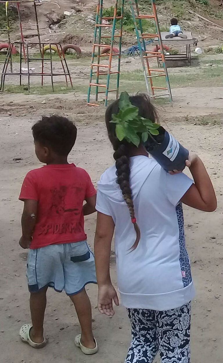 Avanzan los trabajos para que La Favela El Infierniello tenga su plaza de la Navidad.