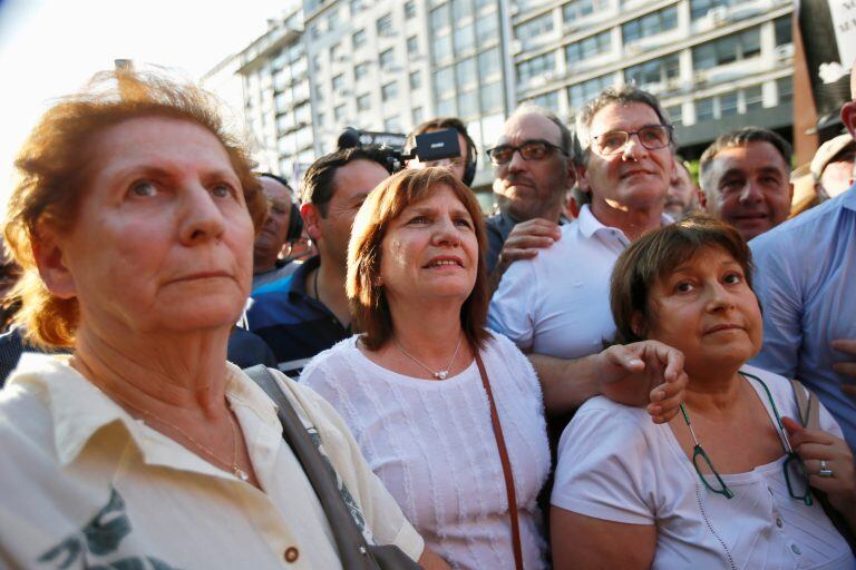 "No sé si quieren meter preso a Macri, porque de darse eso estaría en la teoría que enarbolan el lawfare", sostuvo Patricia Bullrich REUTERS/Mariana Greif