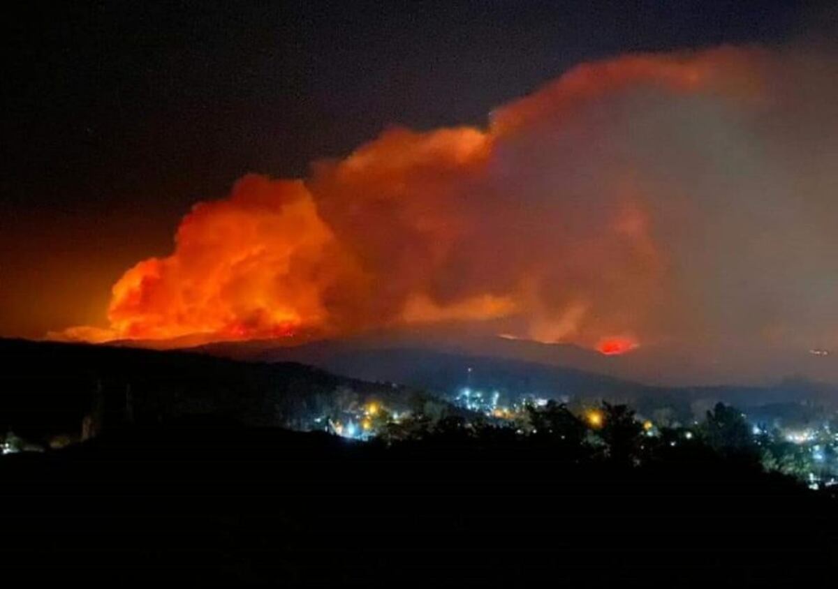 Madrugada de intensa lucha contra el fuego en Tanti