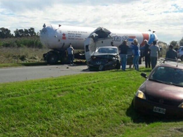 El siniestro vial ocurrió en la autopista Rosario-Santa Fe mano al sur.