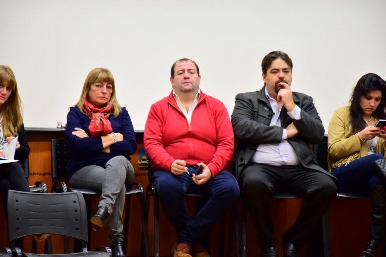 Los concejales siguieron con atención la Audiencia.